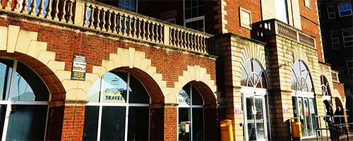 Wirral Met College Conway Park campus front entrance