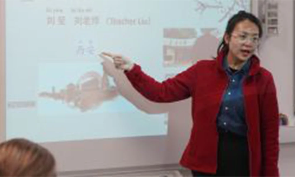 Travel and Tourism students learning Mandarin